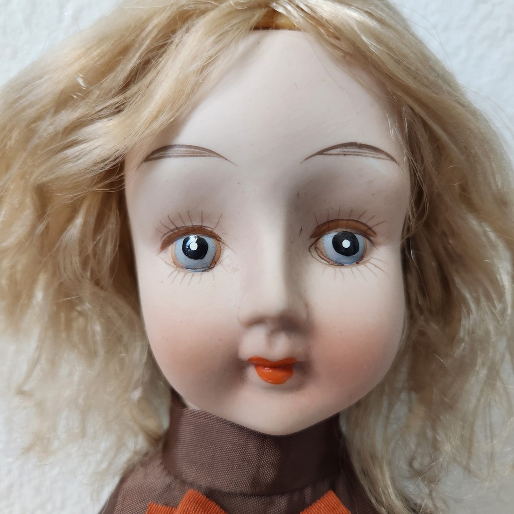 HAUNTED Collectors Porcelain Bradley Doll Blonde Hair Blue Eye Certificate BR121 - Picture 11 of 12